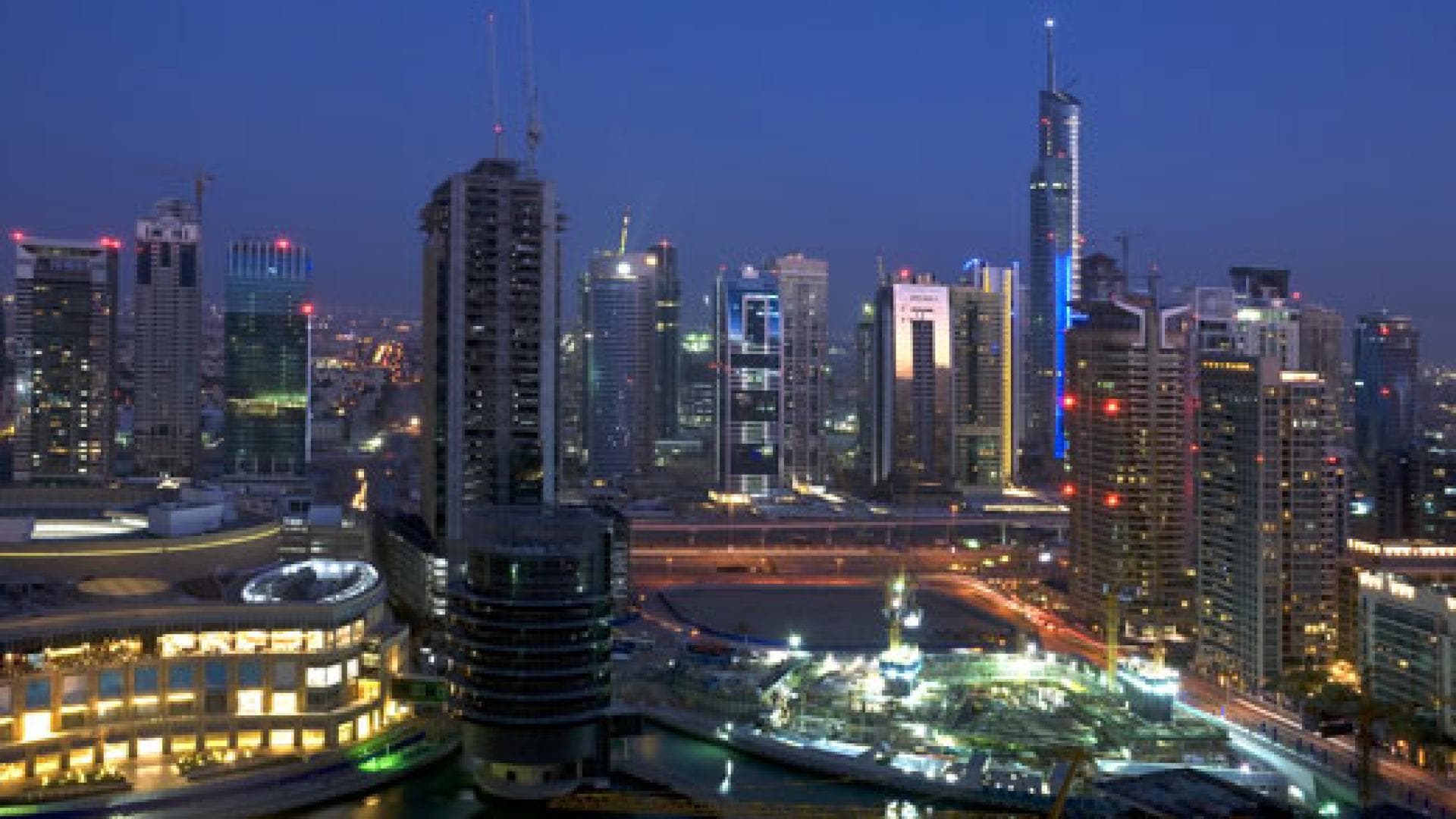dubai-bei-nacht-kann-auch-aeusserst-reizvoll-sein-520x300-1388308.jpg
