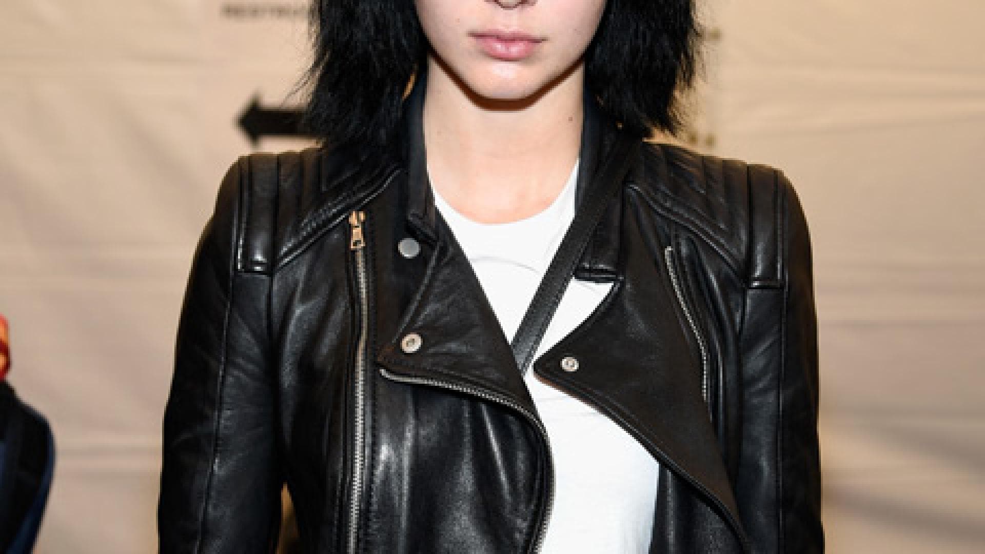 kendall-jenner-mobbing-nyfw-1987195.jpg
