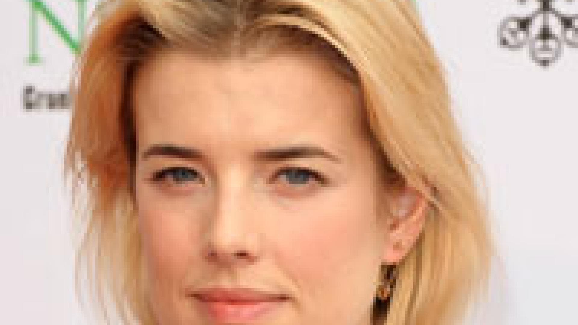 Jolie-Sedcard: Agyness Deyn