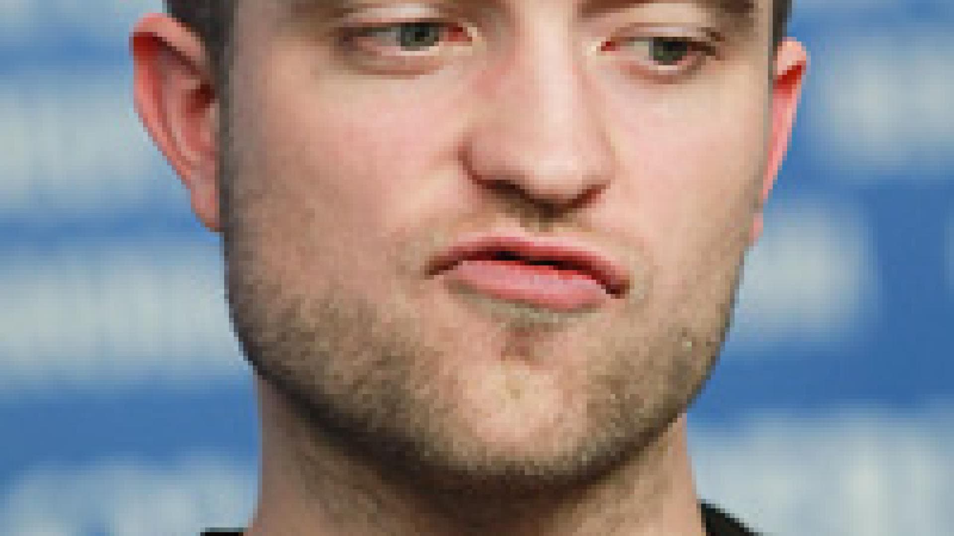 Robert Pattinson mit Buzz Cut