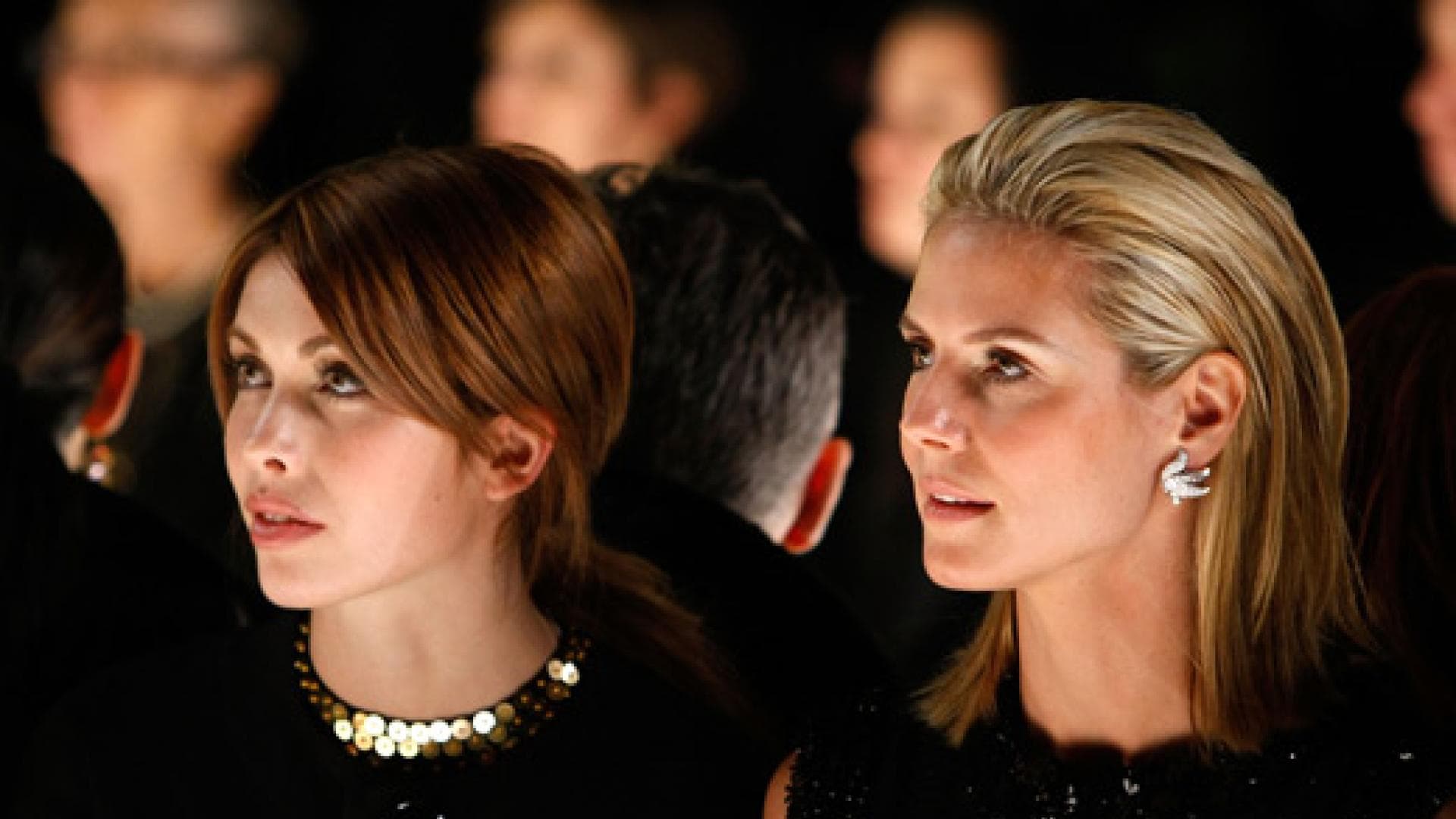 germany-s-next-topmodel-kandidatin-ira-sitzt-neben-heidi-klum-520x390-330436.jpg