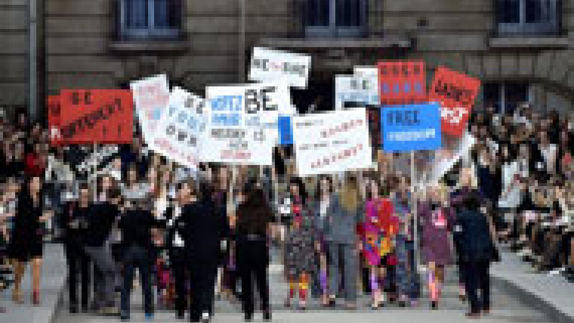 Demonstration bei Chanel