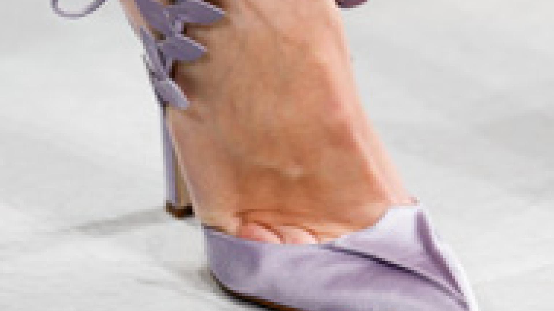 Zehn Probleme, die nur Frauen mit großen Füßen verstehen