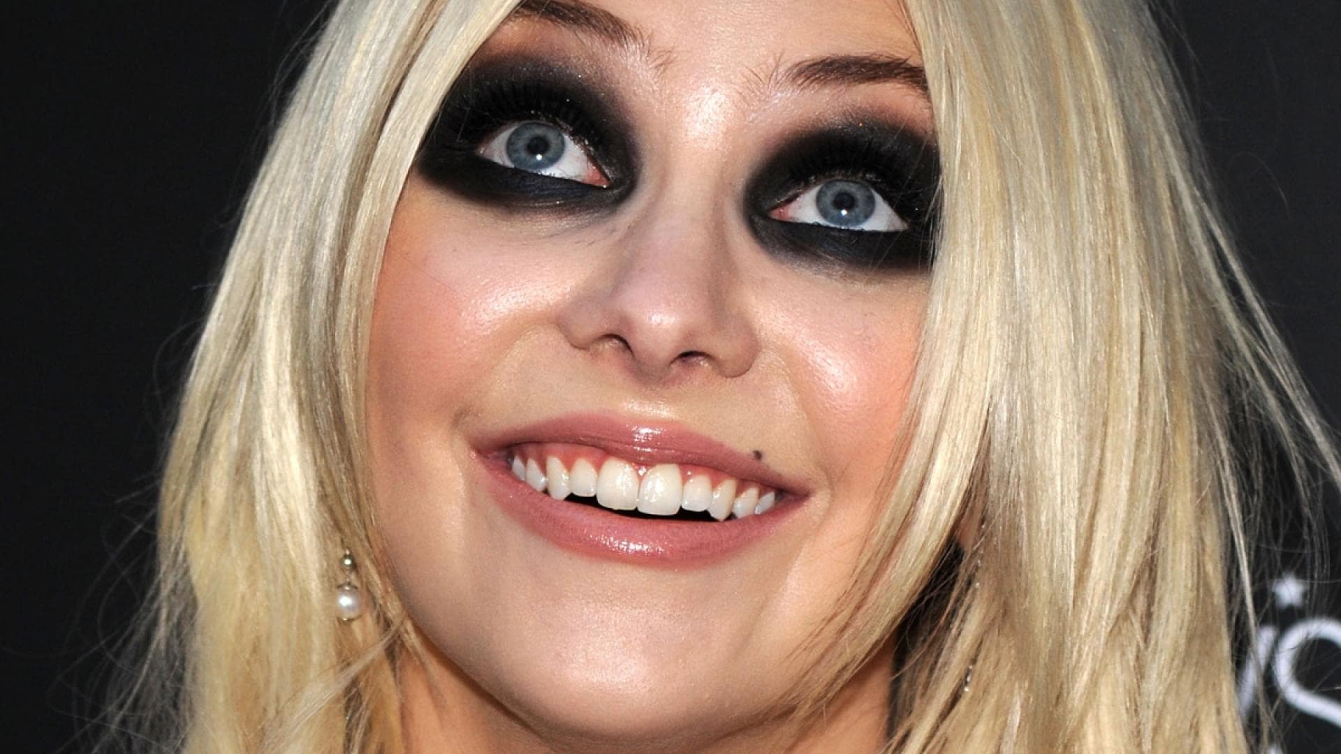 Pubertät und soviel Kajal...