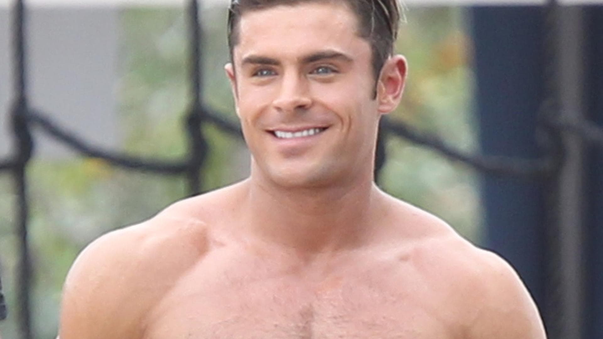 Zac-Efron-Sixpack-2000x1500