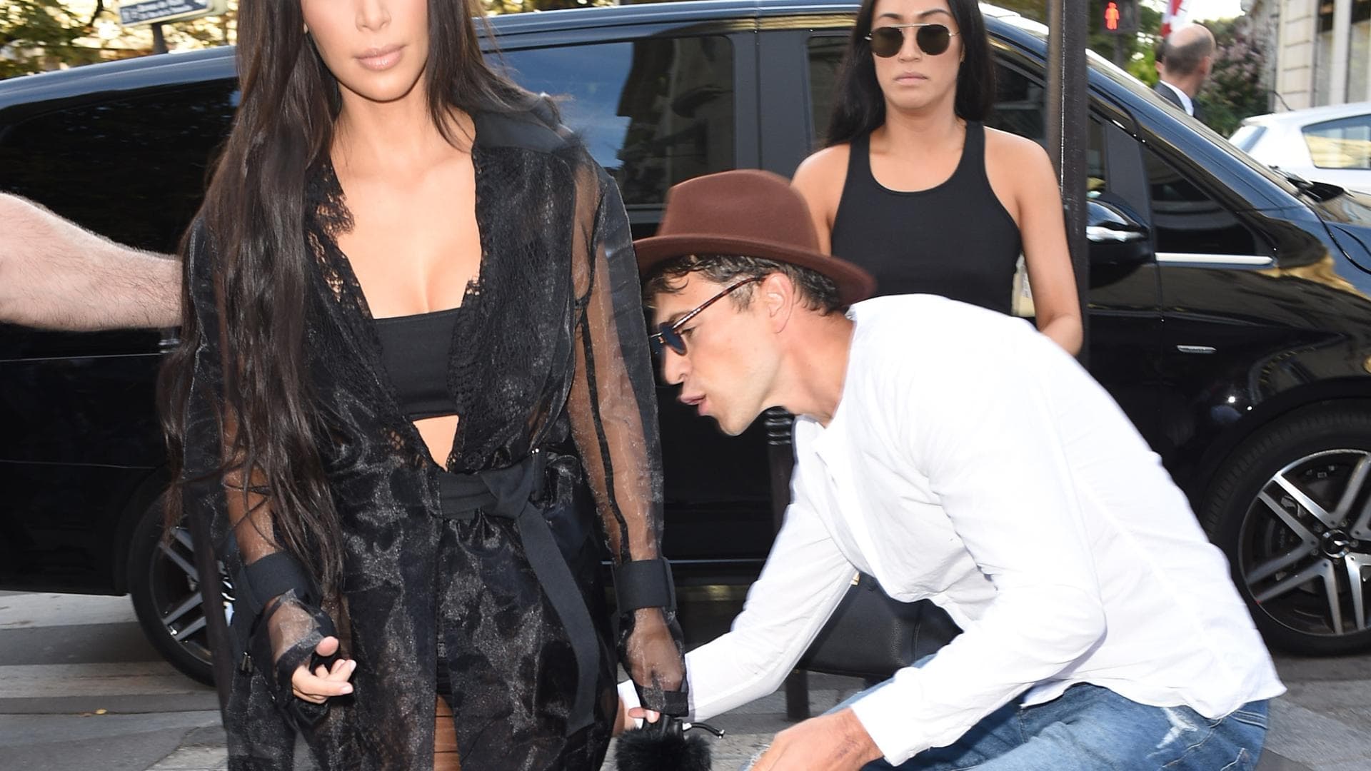 Kim-Kardashian-vs-Vitalii-spl-2000x1500