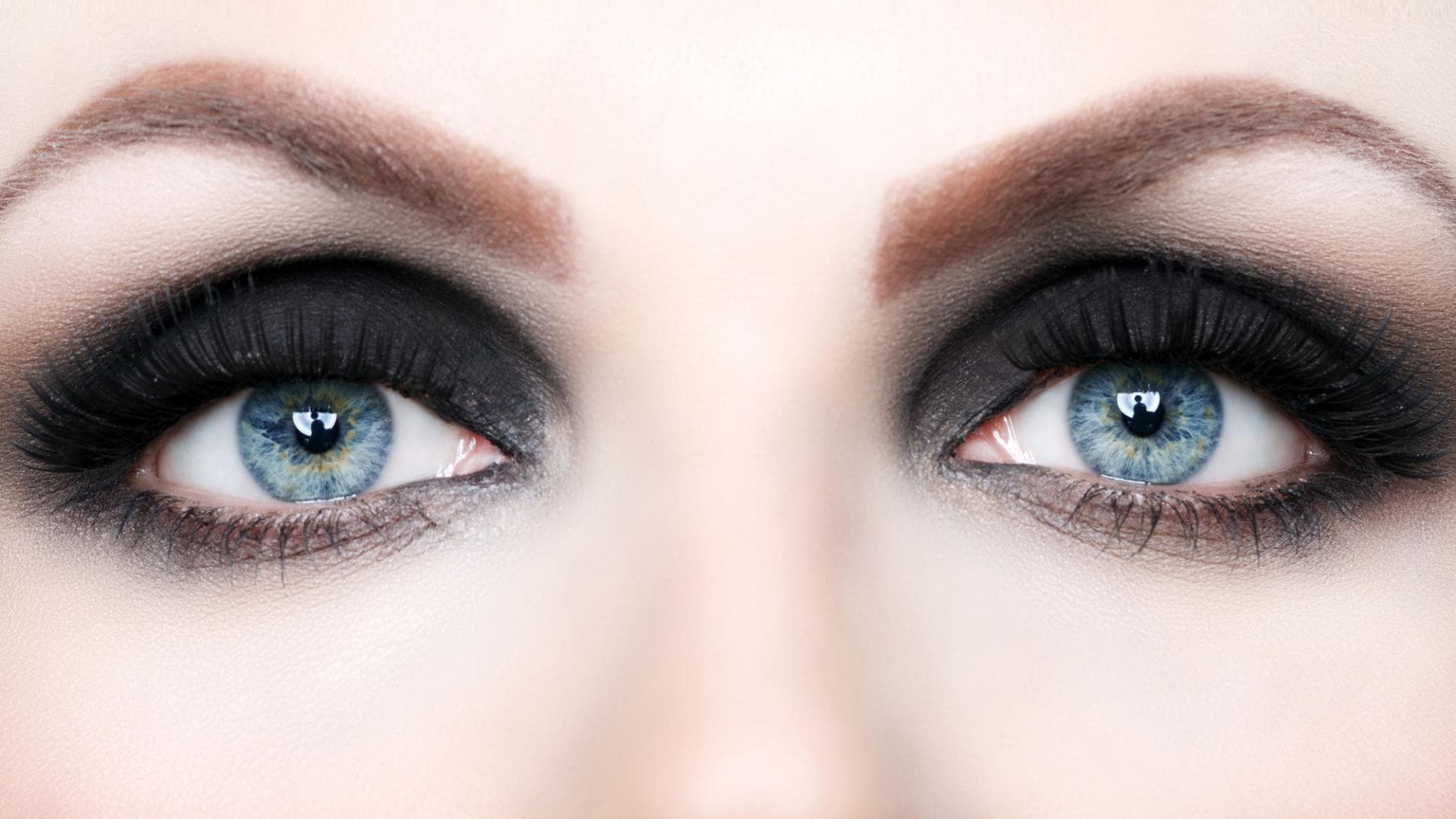 katzenaugen-schminken-1-480x360-1858439.jpg