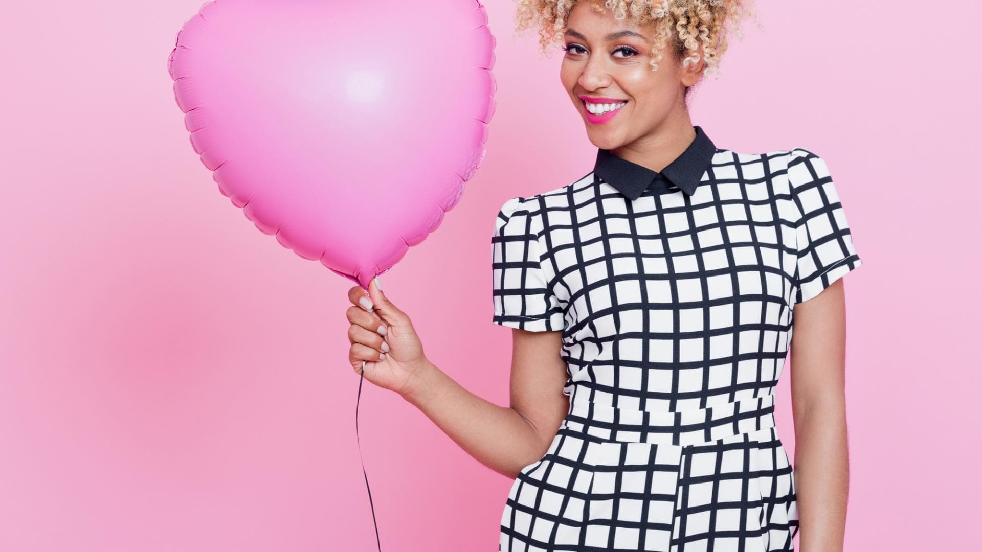 frau-mit-herzballon