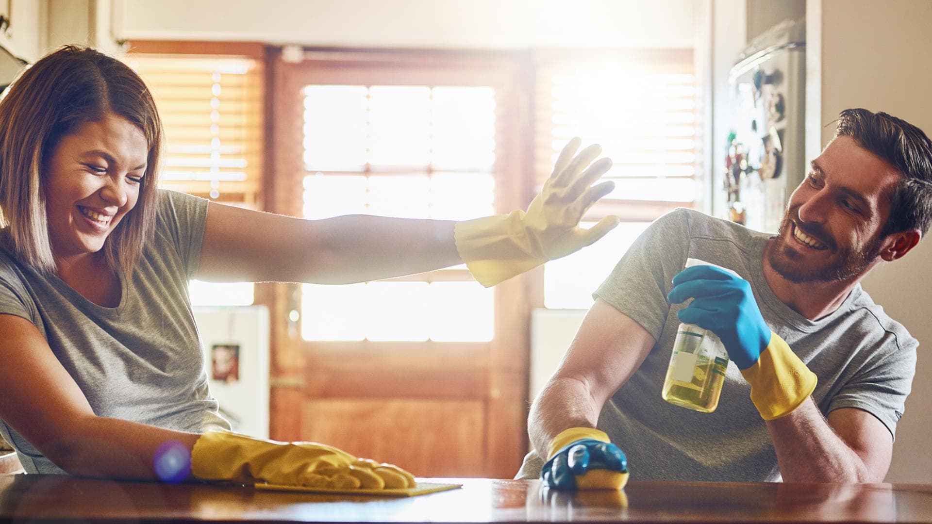 mann-und-frau-haushalt