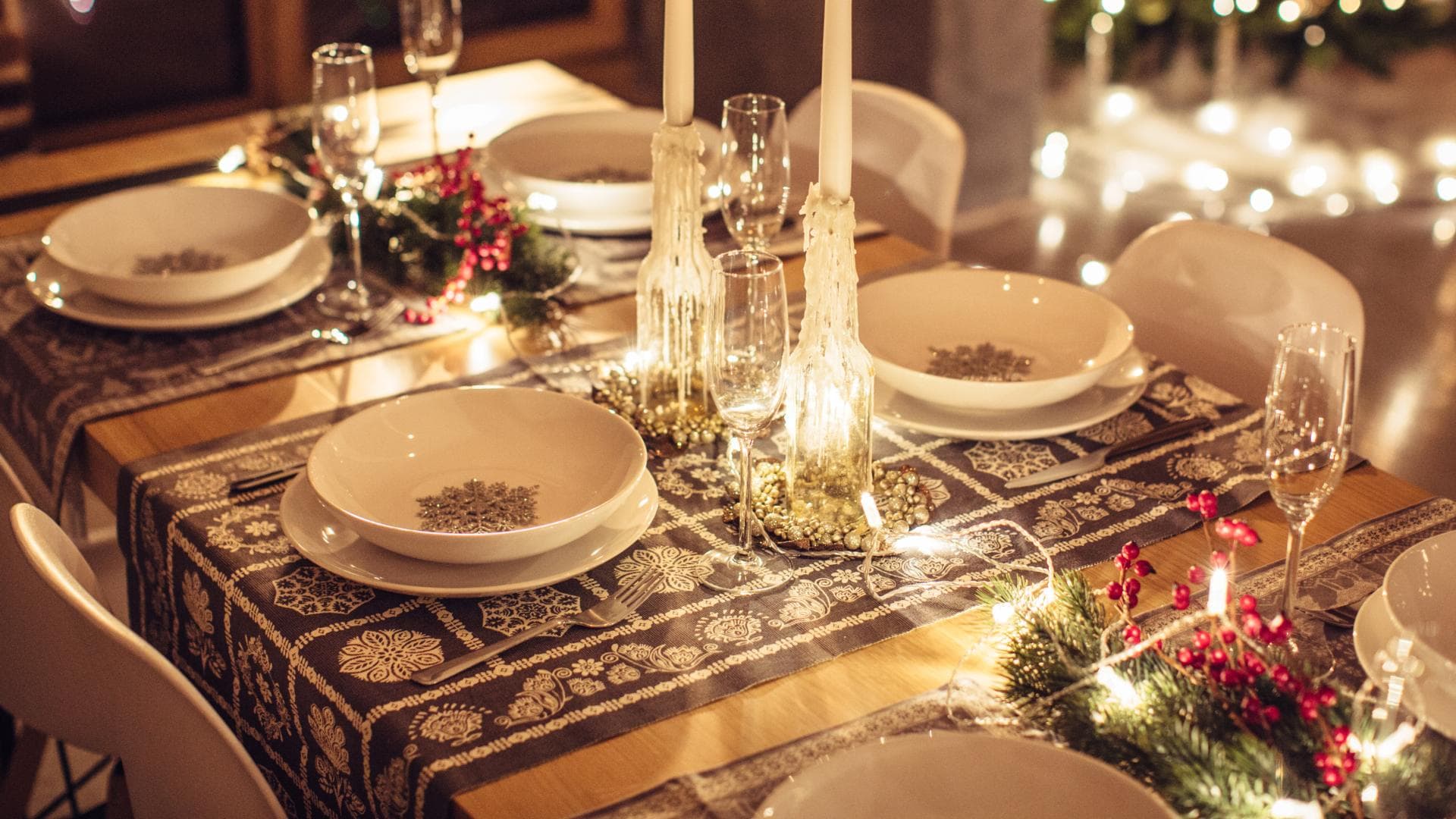 Weihnachtstisch gedeckt 