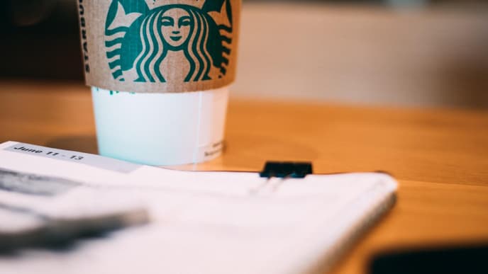 Starbucks Becher