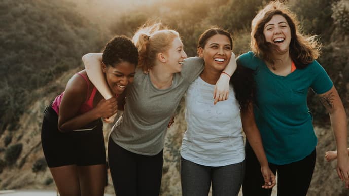 Vier Frauen in der Natur