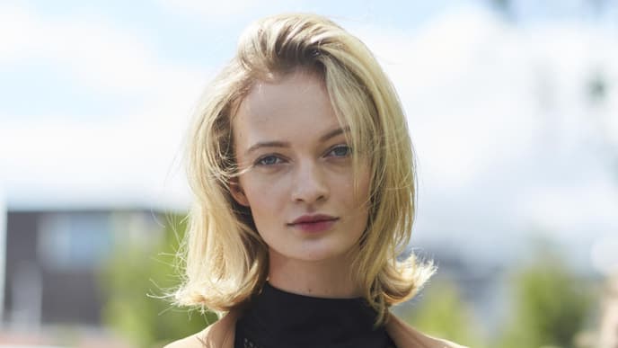 Frau mit blonden Haaren