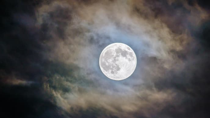 Schlafen bei Vollmond
