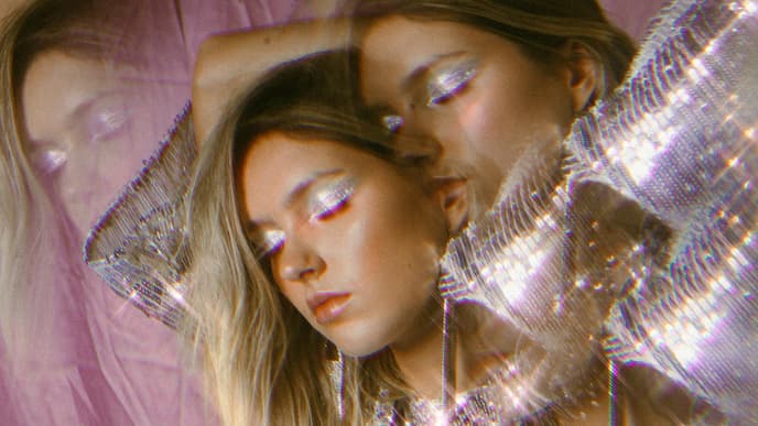 Horoskop: Frau mit Glitzer