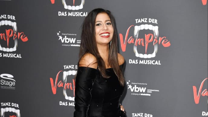 eva benetatou roter Teppich