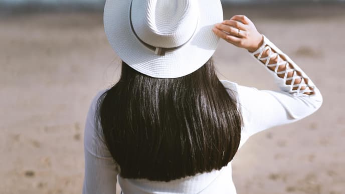 Mädchen mit glatten Haaren