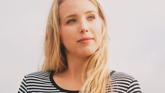 Frau mit blondem Haar