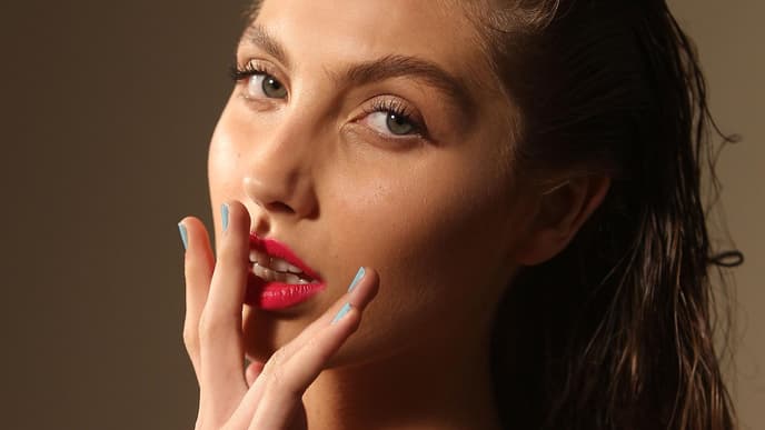Lippenstift so hält er länger auf den Lippen