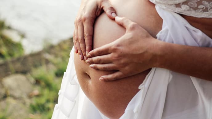 schwangere Frau mit Babybauch