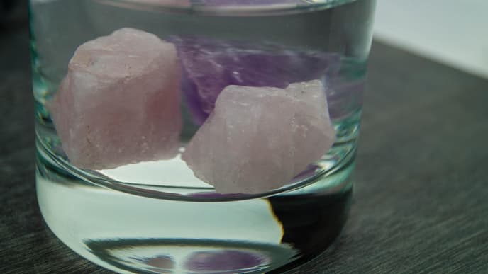 Edelsteinwasser