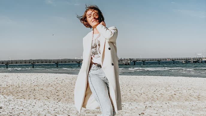Frau am Strand