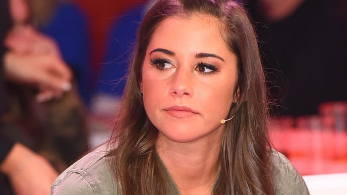 Sarah Lombardi guckt traurig