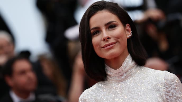 Lena Meyer-Landruth im weißen Kleid