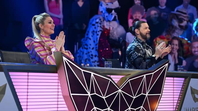 The Masked Singer Jury Ruth Moschner Rae Garvey