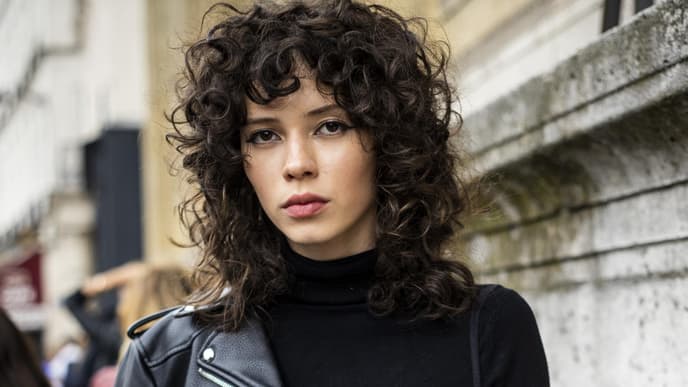 Curly Fringe Style Paris