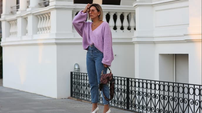 Strickpullover mit Jeans 