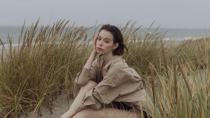 Horoskop: Frau am Strand