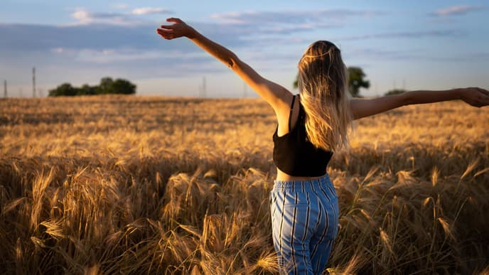 Horoskop Thema: Frau im Feld