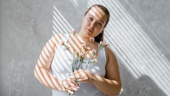 Horoskop Thema: Frau mit Blumen