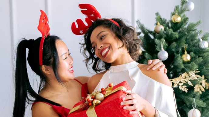 Horoskop Thema: Zwei Frauen an Weihnachten