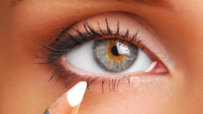 Weißer Eyeliner