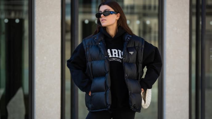 Frau mit Puffer-Weste
