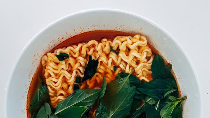 Instant Noodles in einer Schüssel