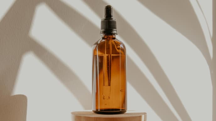 Haaröl ohne Silikone in Flasche