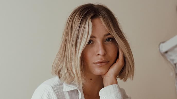 Blonde Frau Sternzeichen