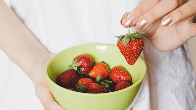 Schale mit Erdbeeren