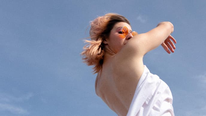 Frau und Himmel