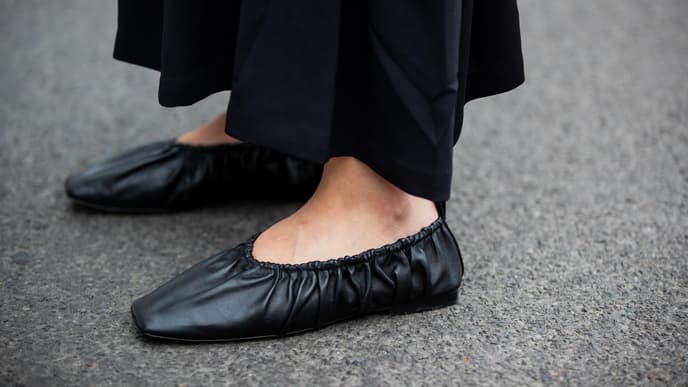 Schwarze Ballerinas eckig