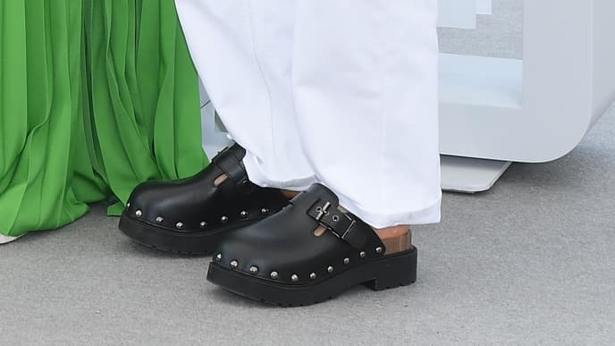 Schwarze Clogs