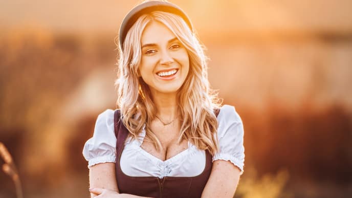 Dirndl Dekolleté