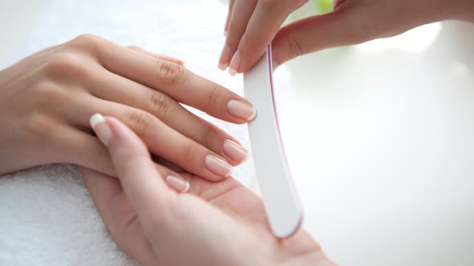 Maniküre im Nagelsalon