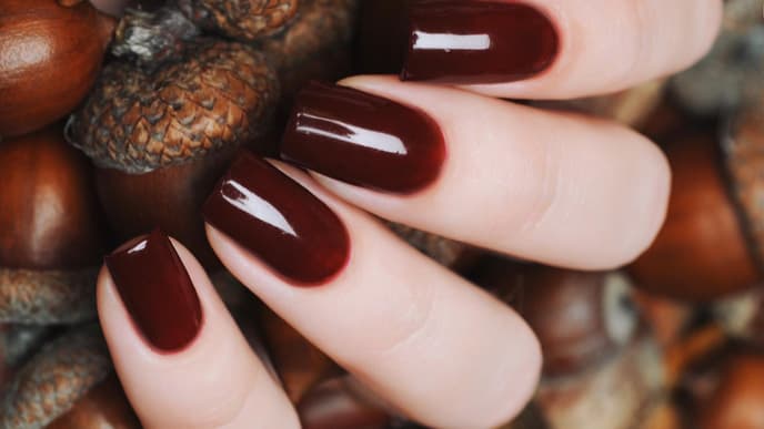 Brauner Nagellack 