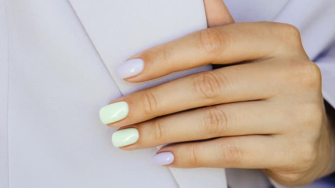 Nägel in Pastell