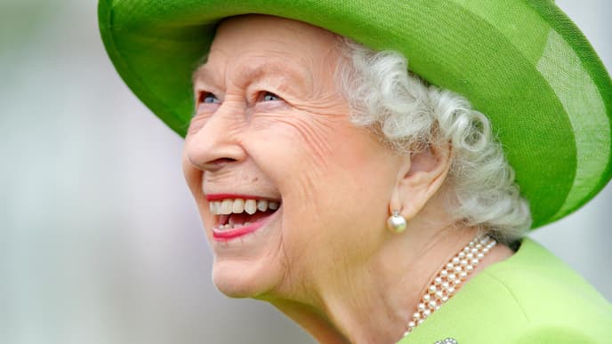 Queen Elizabeth lächelt