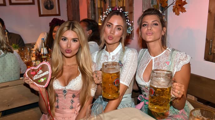 Pamela Reif, Carmuschka und Sarah Harrison Oktoberfest